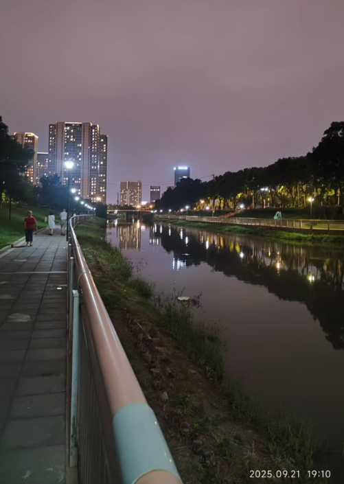 王昕1.png 王昕1.png