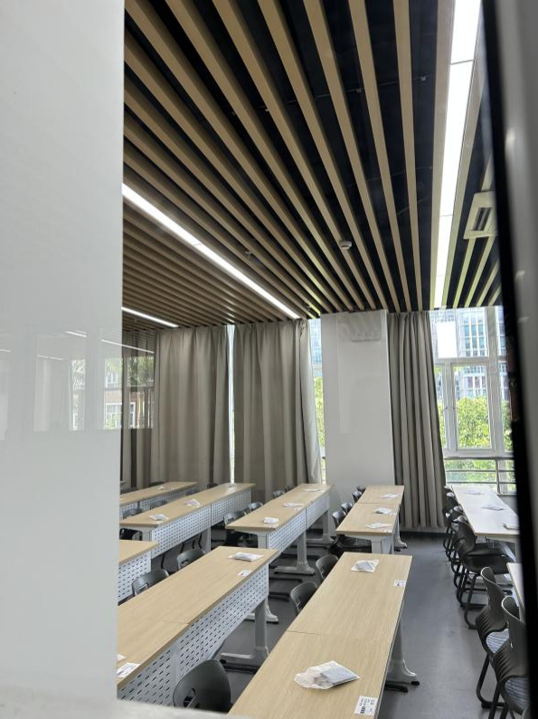 白同学1.png 白同学1.png